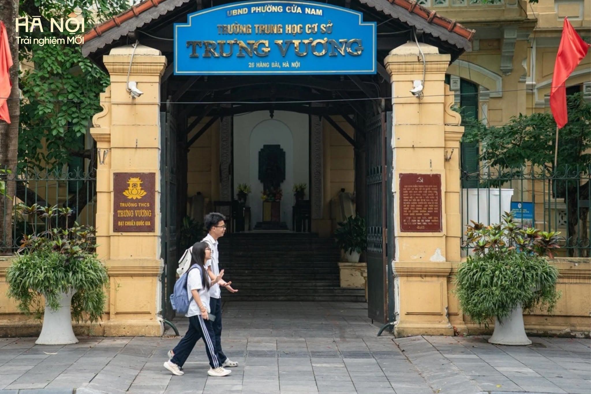 ngoi-truong-nu-sinh-hon-100-tuoi-o-ha-noi (8).jfif