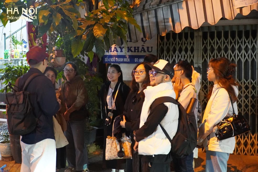 dao-dem-ha-noi (11).webp