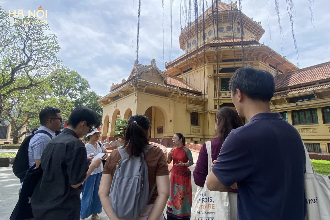 walking-tour-kien-truc-phap (7).webp